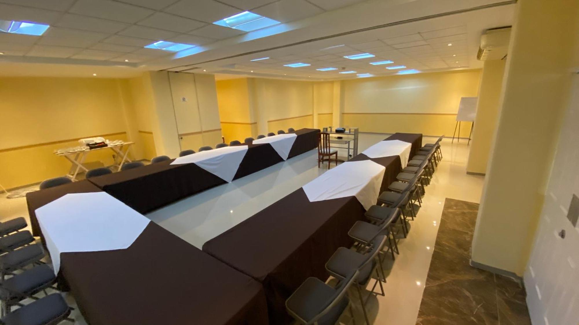Hotel Enterprise Inn Poliforum Леон Екстер'єр фото